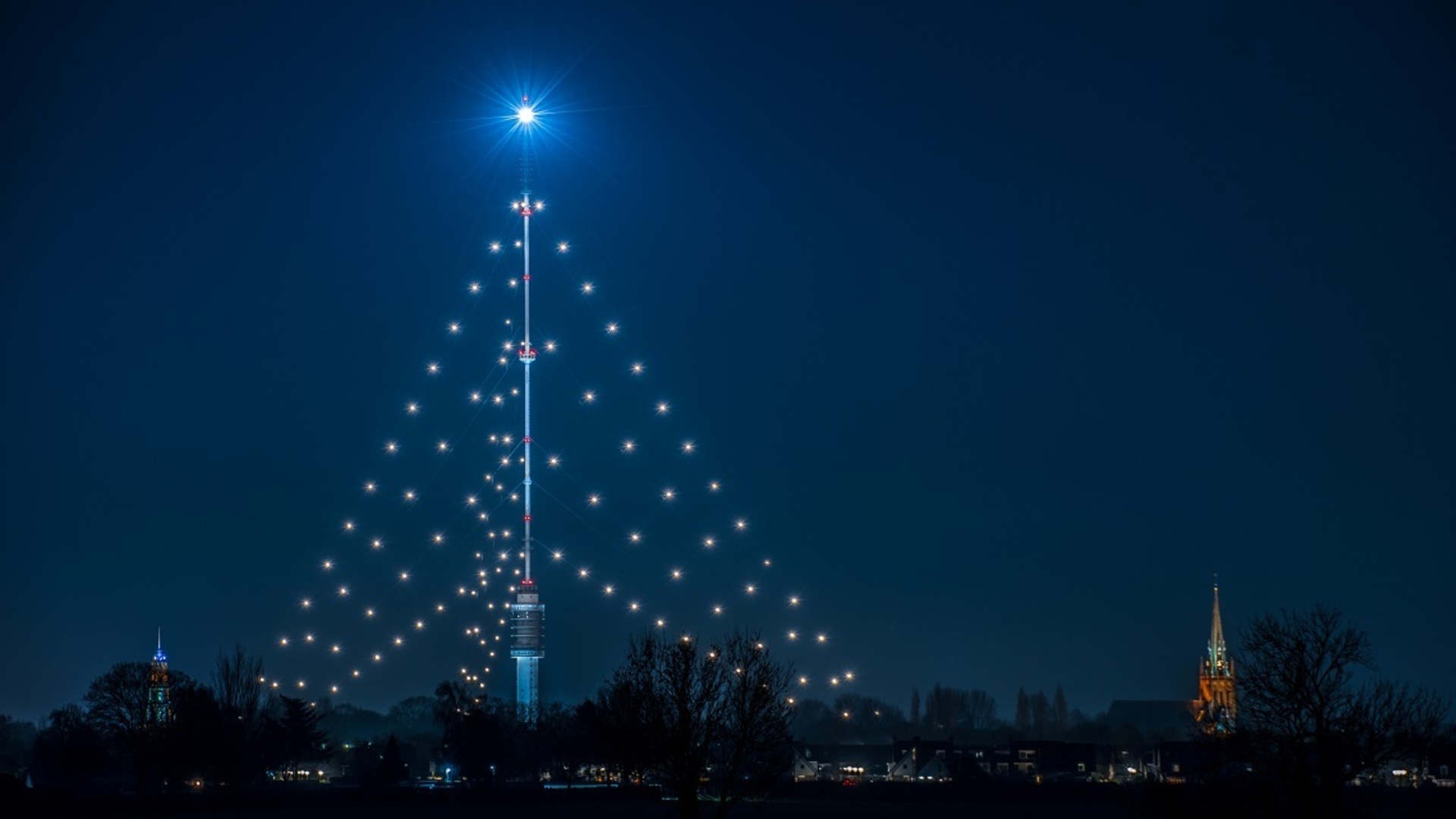 eerste-prijs-grootste-kerstboom-foto-harry-veldhuizen-lr-1.jpg