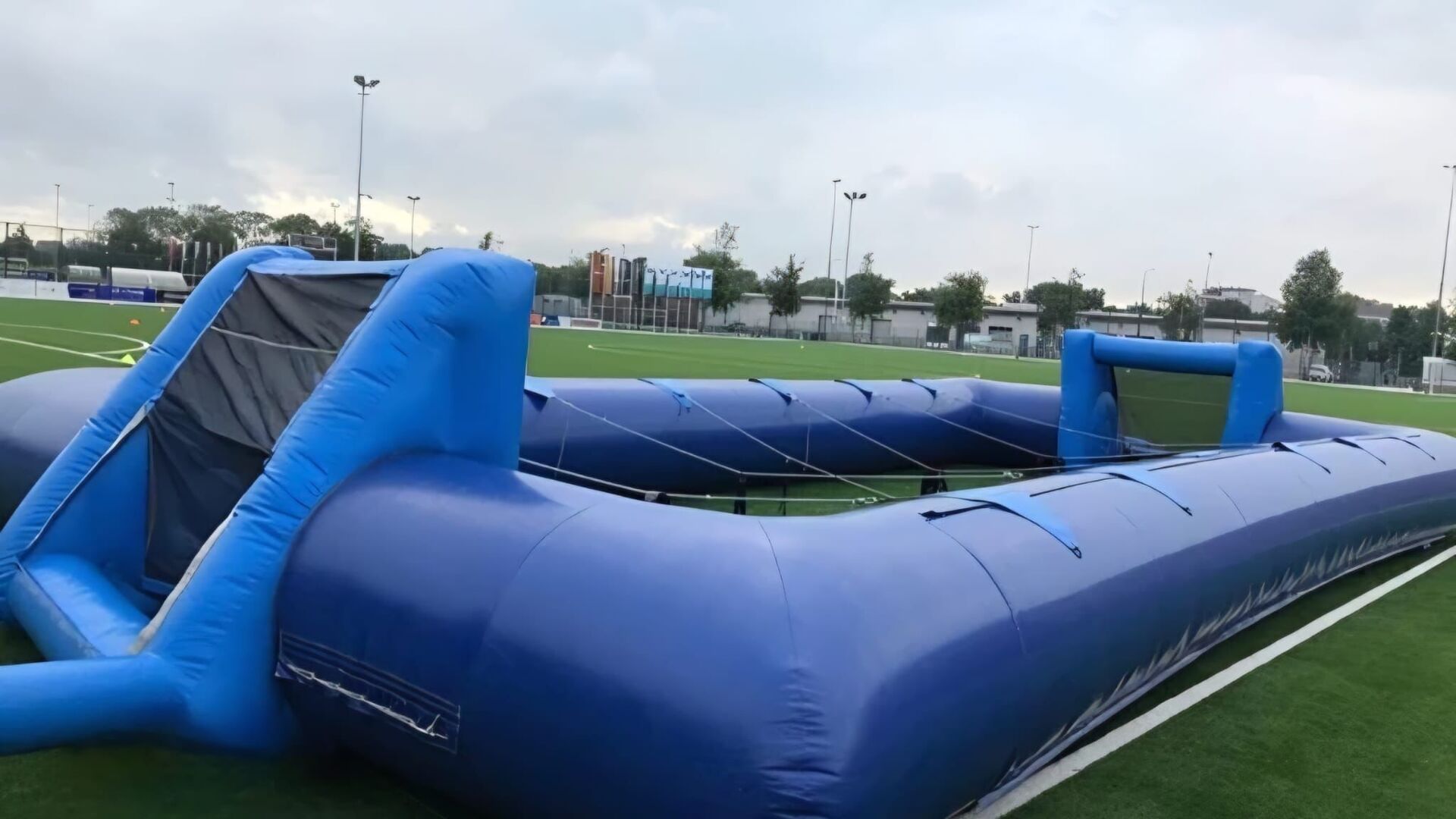 mega-tafelvoetbal.jpeg